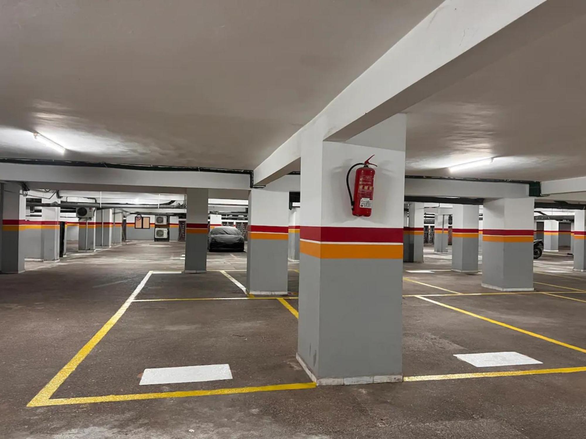 C-Appartement De Luxe Plein Centre De Gueliz Avec Piscine Parking Wifi Netflix มาร์ราเกช ภายนอก รูปภาพ