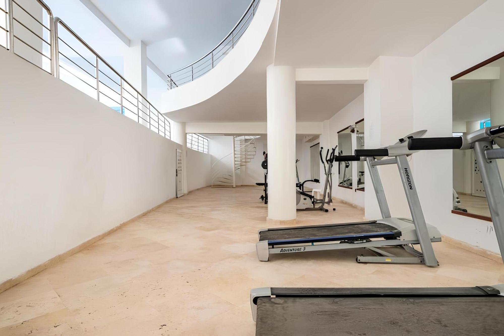 C-Appartement De Luxe Plein Centre De Gueliz Avec Piscine Parking Wifi Netflix มาร์ราเกช ภายนอก รูปภาพ