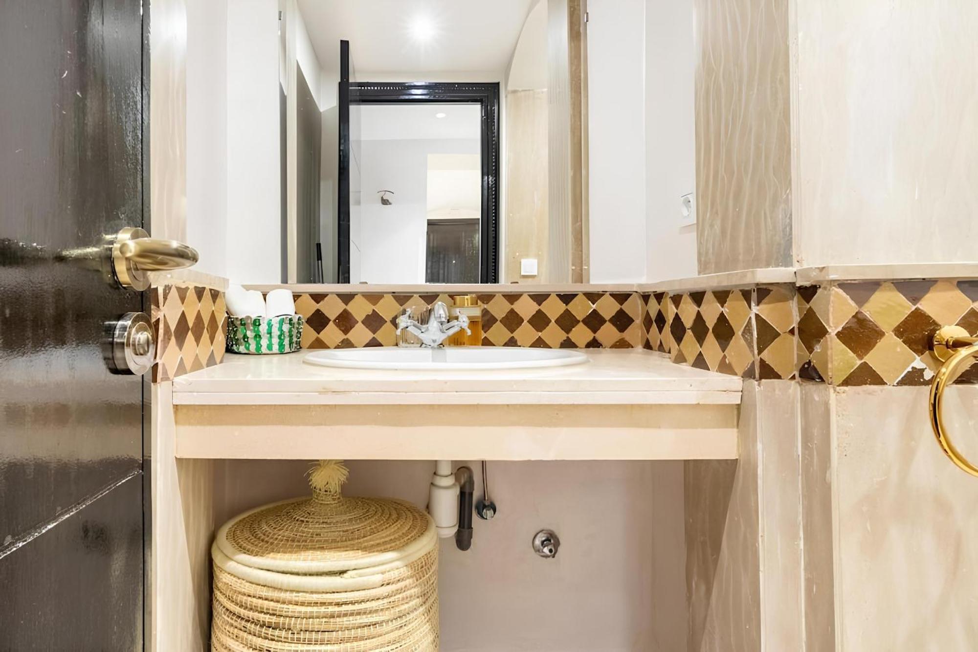 C-Appartement De Luxe Plein Centre De Gueliz Avec Piscine Parking Wifi Netflix มาร์ราเกช ภายนอก รูปภาพ