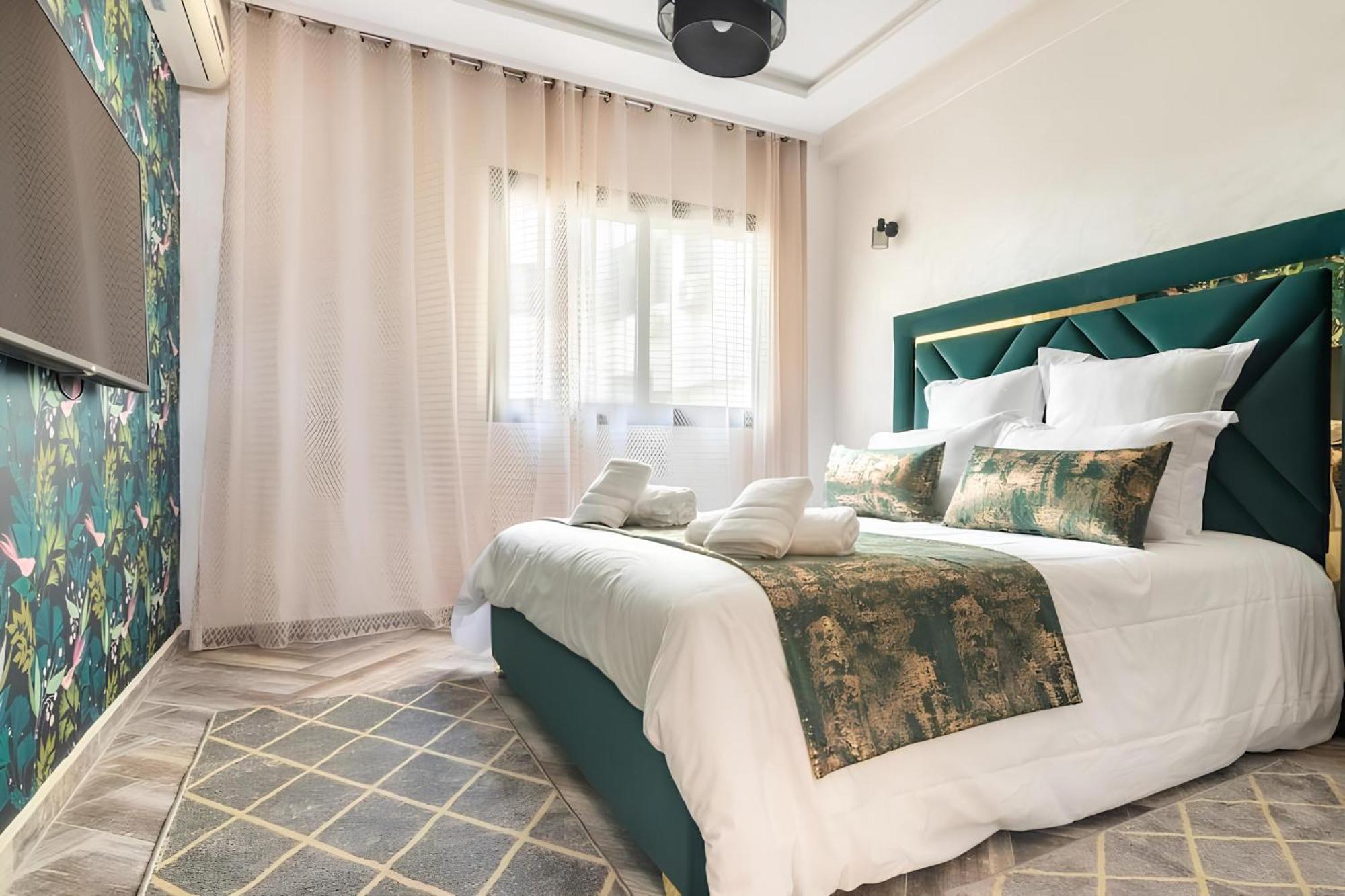 C-Appartement De Luxe Plein Centre De Gueliz Avec Piscine Parking Wifi Netflix มาร์ราเกช ภายนอก รูปภาพ