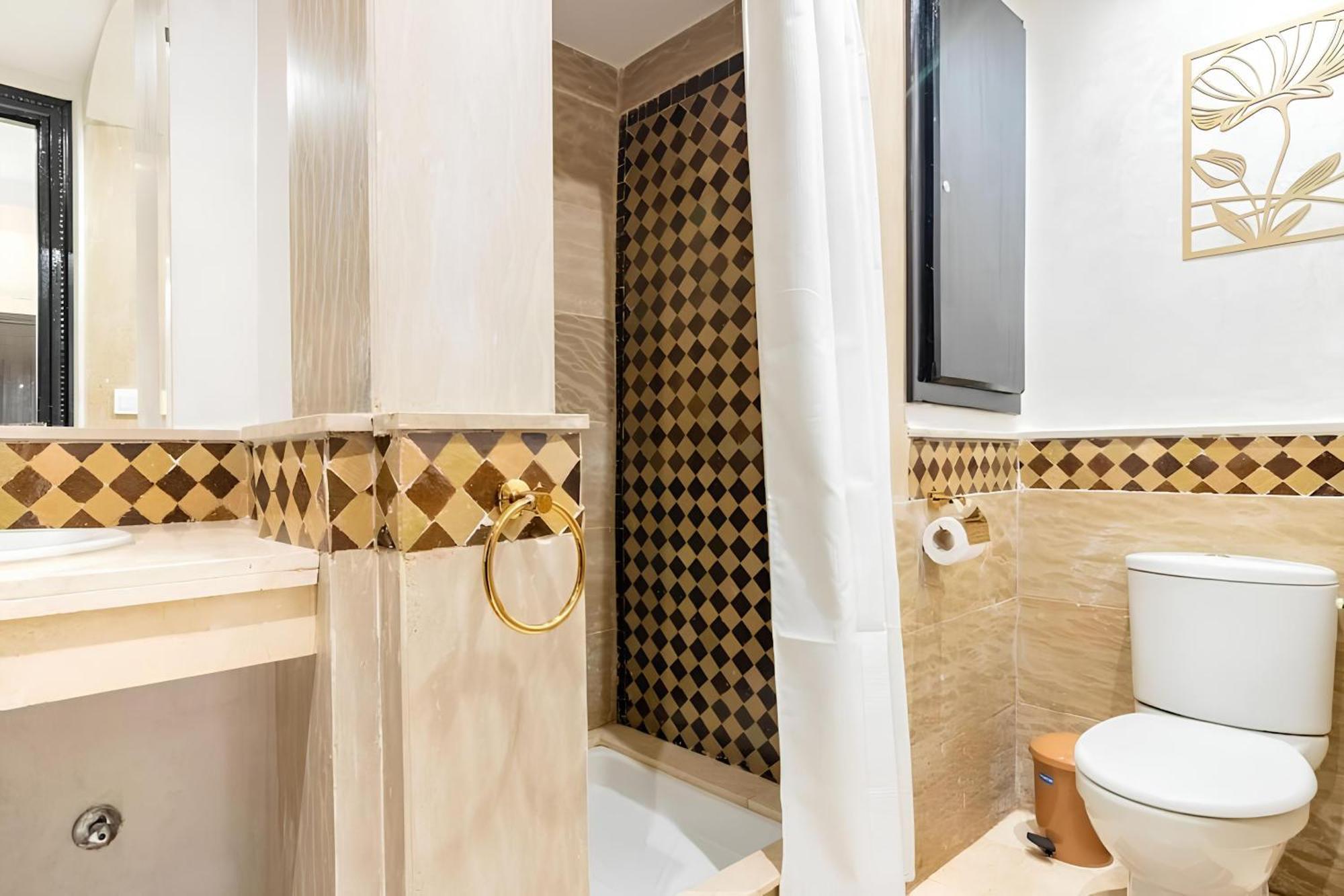 C-Appartement De Luxe Plein Centre De Gueliz Avec Piscine Parking Wifi Netflix มาร์ราเกช ภายนอก รูปภาพ